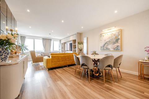 2 bedroom flat for sale, Medawar Drive, Mill Hill