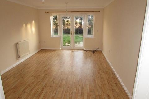 1 bedroom detached house to rent, Hill Court, Bridgend