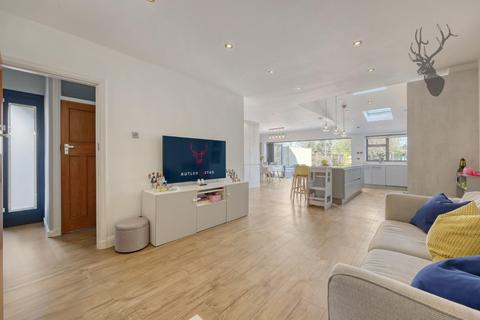 12 Morgan Crescent, Theydon Bois, Epping, CM16 7DX