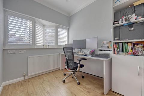 12 Morgan Crescent, Theydon Bois, Epping, CM16 7DX