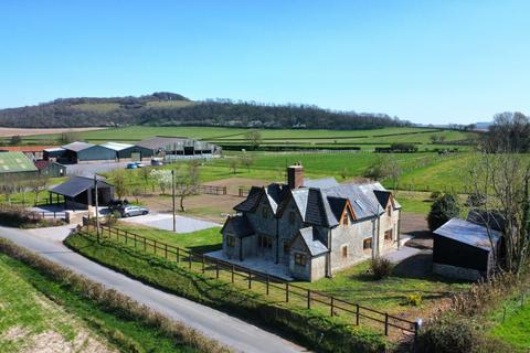 4 bedroom farm house to rent, Maiden Bradley, Warminster BA12 7JH