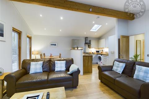 2 bedroom bungalow for sale, 761 SQ. FT. STUNNING LODGE IN A WONDERUL SETTING