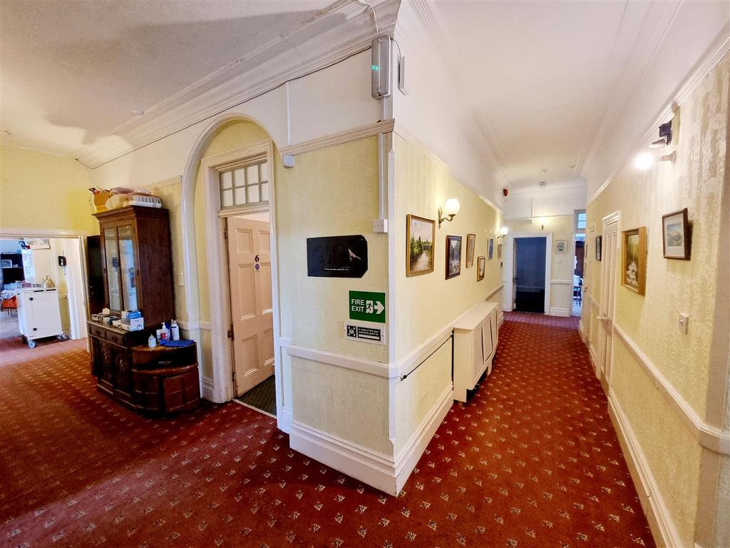 Hallway.jpg