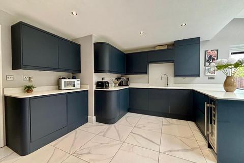 4 bedroom detached house for sale, Stradlers Close, Wootton Fields, Northampton NN4