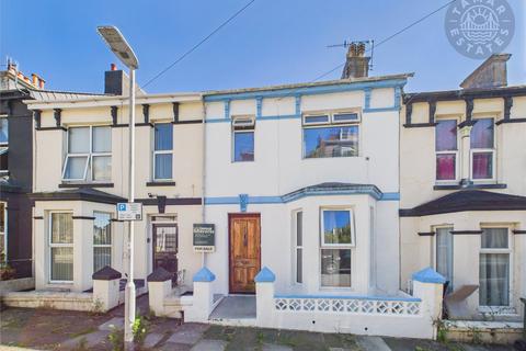 THREE STOREY PROPERTY OFFERING A REAL INVESTMENT OPPORTUNITY