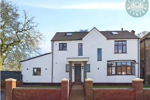 35 Cleanthus Road, London, SE18 3DF