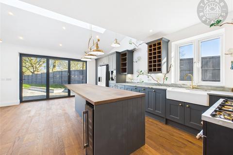 35 Cleanthus Road, London, SE18 3DF