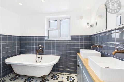 35 Cleanthus Road, London, SE18 3DF