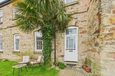 3 bedroom terraced house for sale, OFFERED WITH NO ONWARD CHAIN. THREE DOUBLE BEDROOMS. 23' LOUNGE/DINING ROOM.