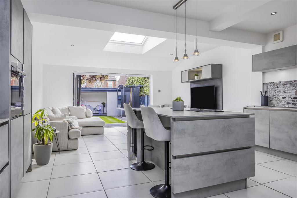 32 Kenyon Road, Copnor-Portico Marketing-Sold By-19.