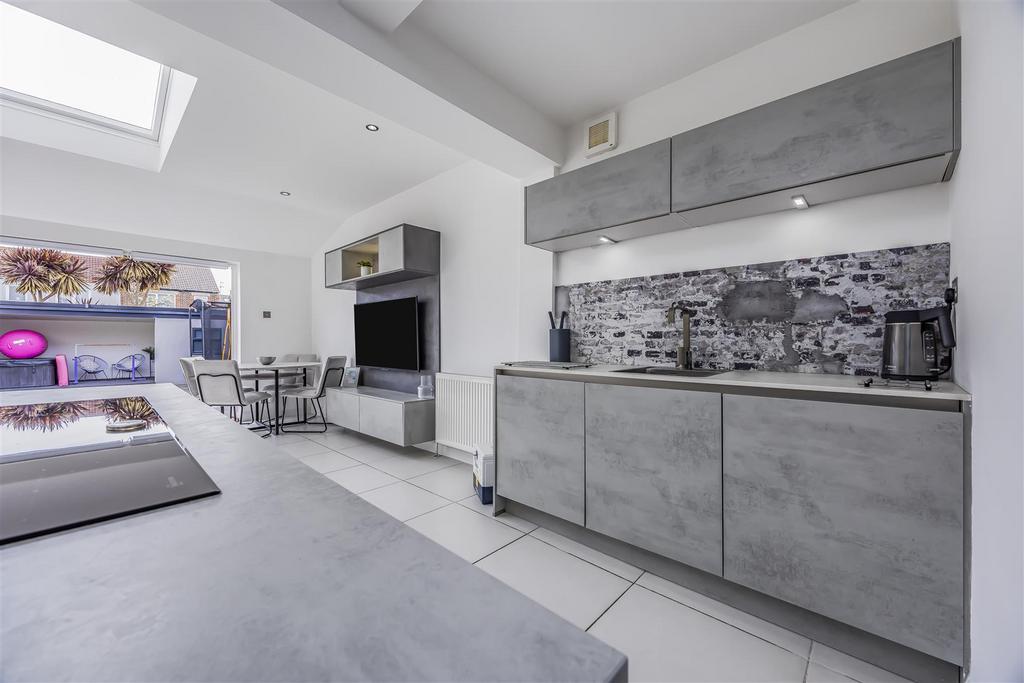 32 Kenyon Road, Copnor-Portico Marketing-Sold By-20.