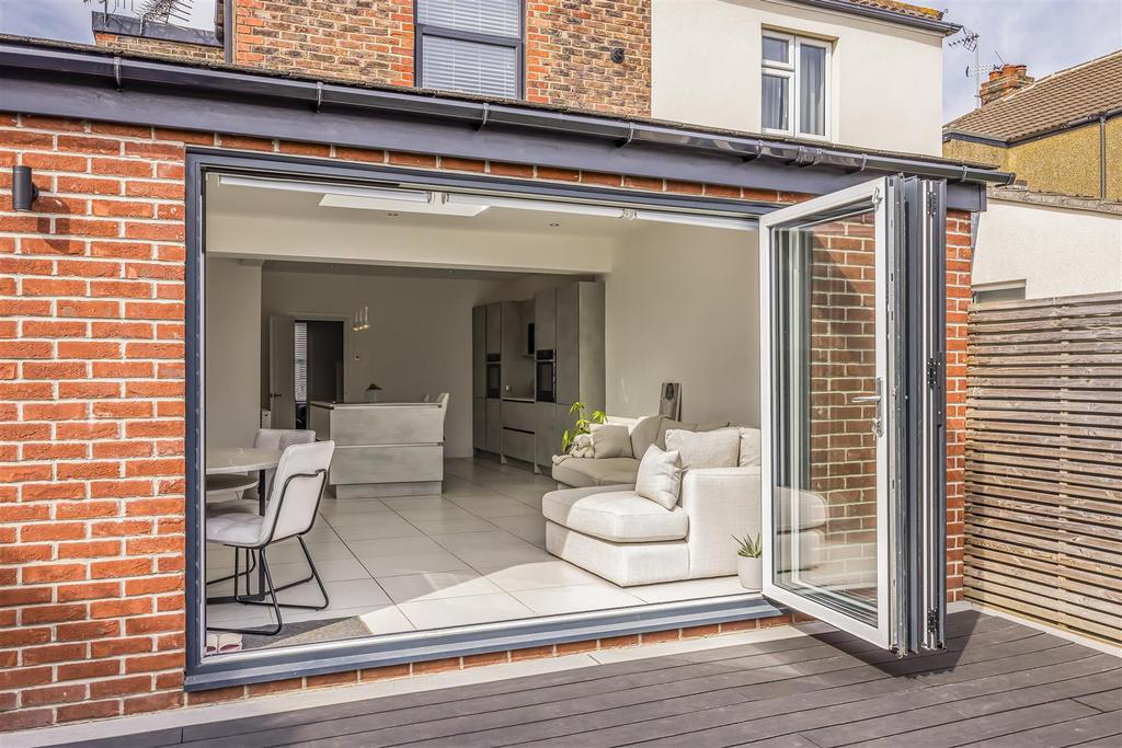 32 Kenyon Road, Copnor-Portico Marketing-Sold By-34.