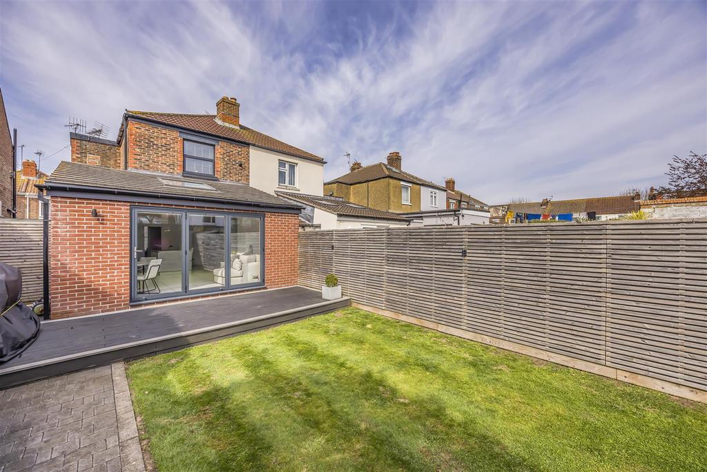32 Kenyon Road, Copnor-Portico Marketing-Sold By-35.