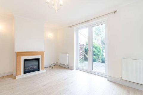 3 bedroom semi-detached house to rent, Mount Pleasant Road, New Malden, KT3