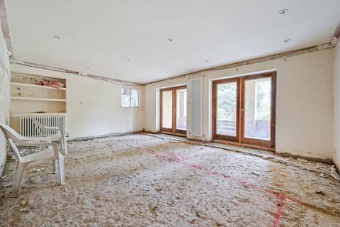 3 bedroom maisonette for sale, Court Road, Eltham, London, SE9