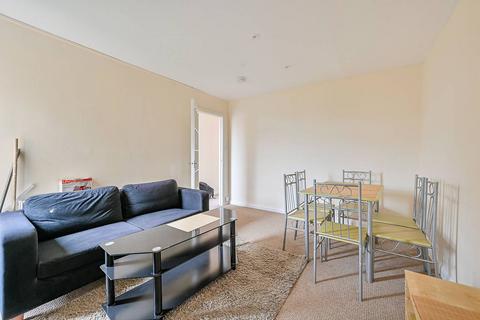 3 bedroom flat for sale, Goldhawk Road, Shepherd's Bush, London, W12