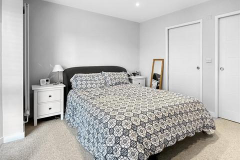 248a Coldhams Lane, Cambridge, CB1 3HN