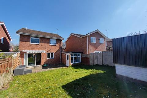 3 bedroom link detached house to rent, Woosehill lane
