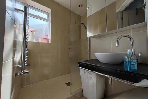 3 bedroom link detached house to rent, Woosehill lane