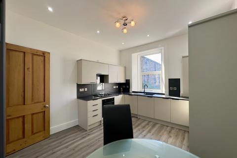 2 bedroom flat to rent, Greenlaw Ave, Paisley, PA1