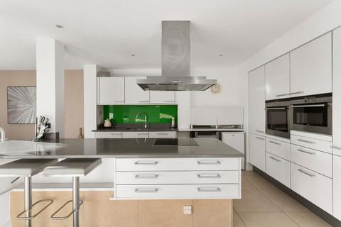 3 bedroom flat to rent, 34, Barnton Avenue West, Edinburgh, EH4 6DE