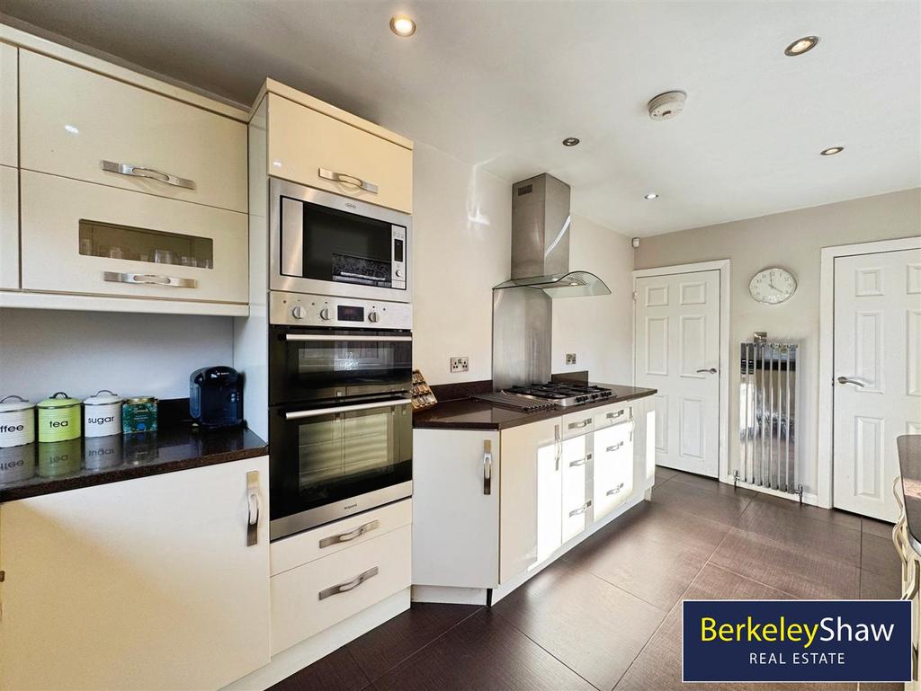 Kitchen (2)