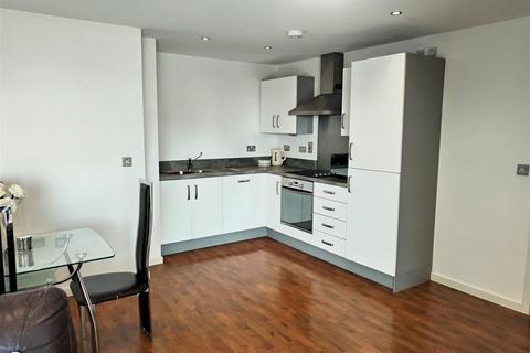 2 bedroom apartment for sale, South Quay, Kings Road, Marina, Swansea