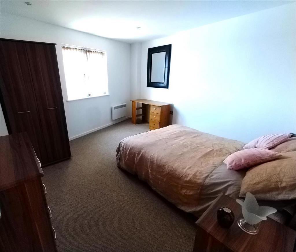 Bed 2 new.jpg