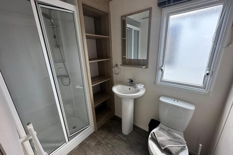 2 bedroom park home for sale, Chichester Lakeside Holiday Park