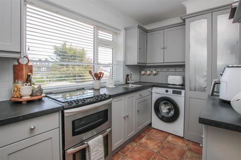 2 bedroom maisonette for sale, Doddinghurst Road, Brentwood