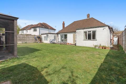 115 Trent Gardens, London, N14 4QE