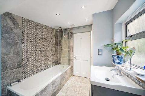 2 bedroom flat for sale, Valliere Road, College Park, London