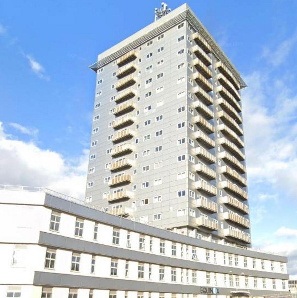 2 Bedroom Apartment in the Horizon Building - Lei