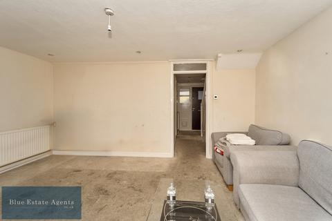 19 Harlech Gardens, Hounslow, TW5 9PR