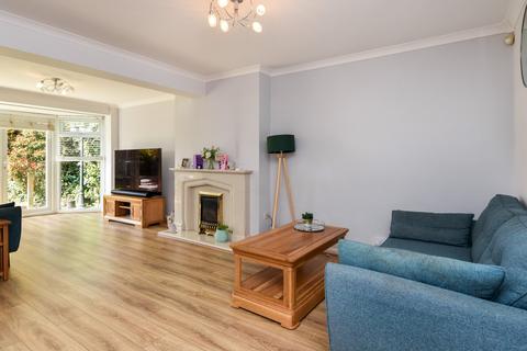 12 Admirals Walk, Shoeburyness, Southend-on-sea, SS3 9HS