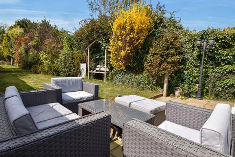 12 Admirals Walk, Shoeburyness, Southend-on-sea, SS3 9HS