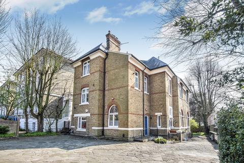 1 bedroom flat to rent, Shooters Hill Road Blackheath SE3