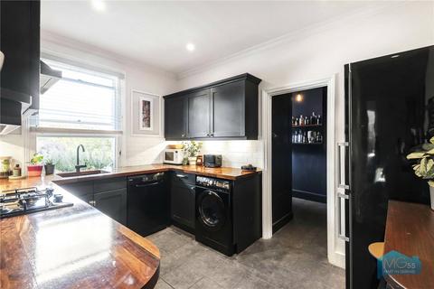 2 bedroom apartment for sale, Long Lane, London, N3