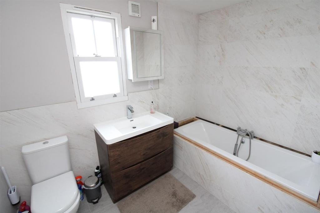 Bathroom.JPG
