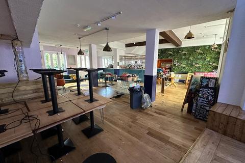 Retail property (high street) to rent, Brighton BN2