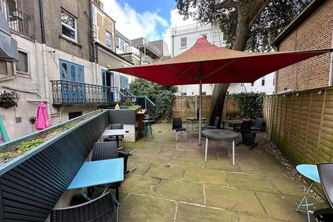 Retail property (high street) to rent, Brighton BN2