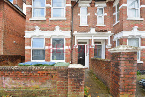 6 bedroom semi-detached house to rent, Wilton Avenue , Southampton SO15