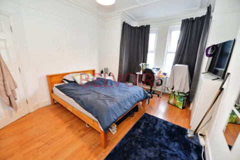 6 bedroom semi-detached house to rent, Wilton Avenue , Southampton SO15