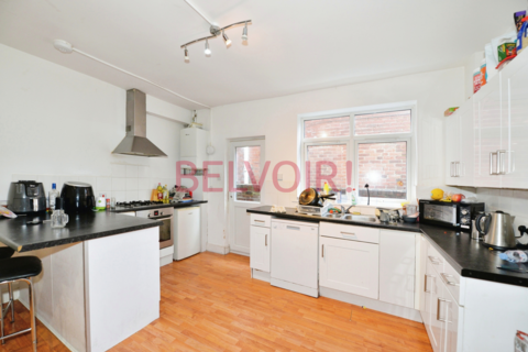 6 bedroom semi-detached house to rent, Wilton Avenue , Southampton SO15