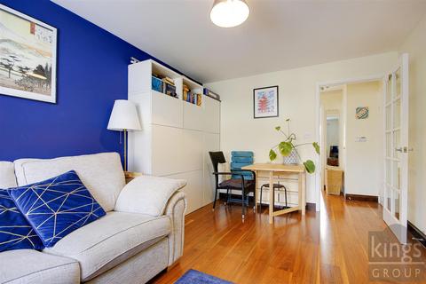 3 Dundas Mews, Enfield, EN3 6YA