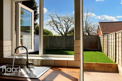 Whitecliffe Crescent, Leeds