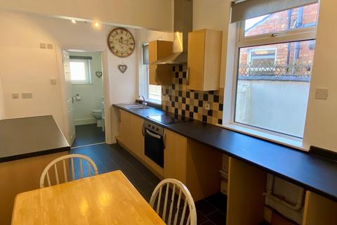 16 Bruce Street, Northampton, NN5 5BQ