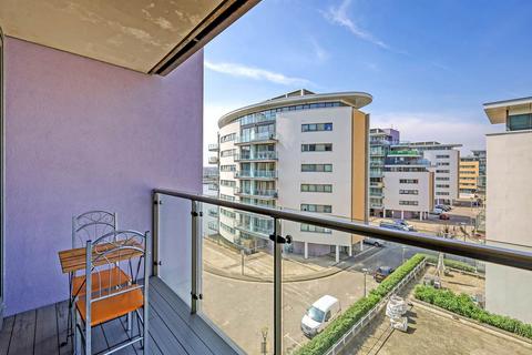 3 bedroom flat for sale, Latitude Court, 3 Albert Basin Way, London