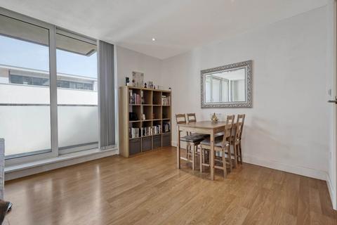 3 bedroom flat for sale, Latitude Court, 3 Albert Basin Way, London