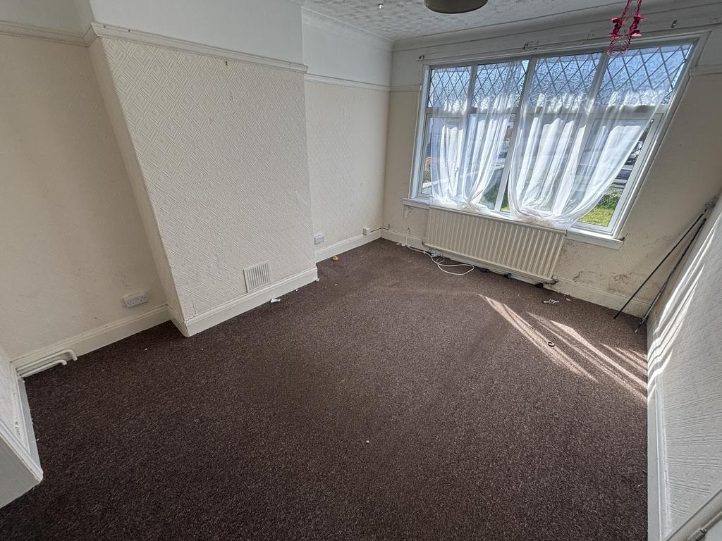 Front bedroom 1